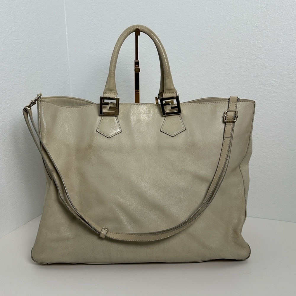 💯Authentic Fendi Leather Tote Bag🍀 - Picture 1 of 16